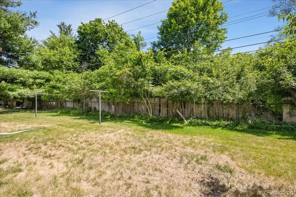 30531 Pembroke Street Livonia City MI 48152