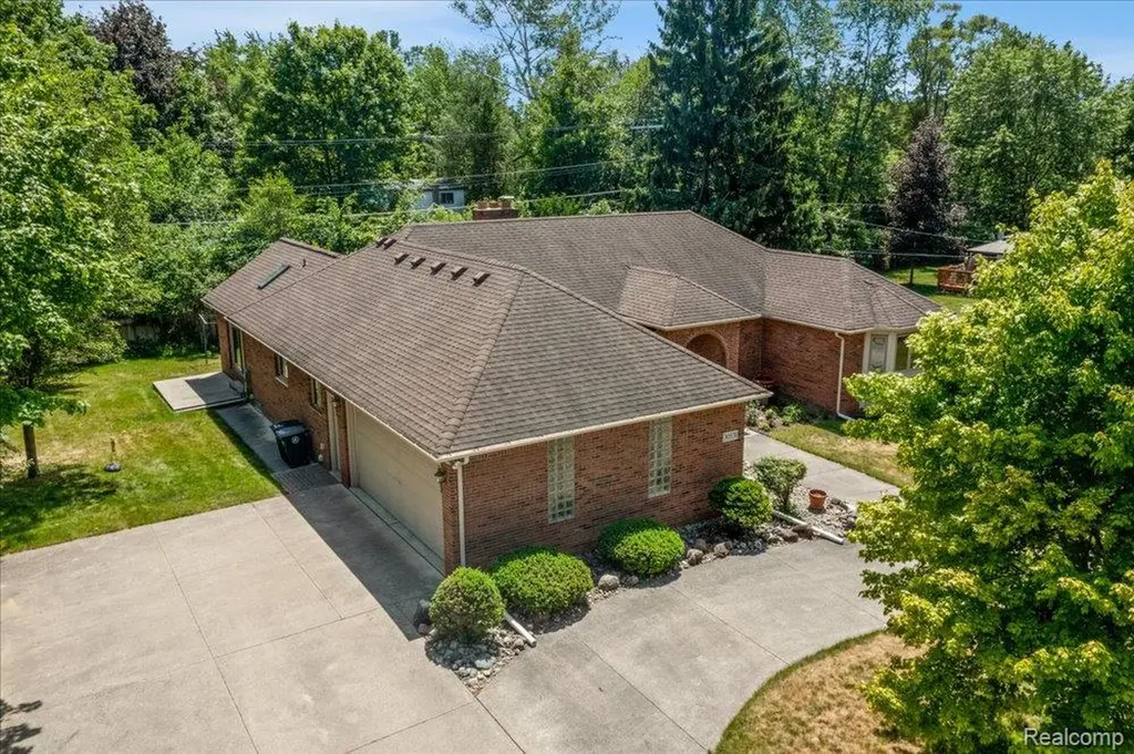 30531 Pembroke Street Livonia City MI 48152