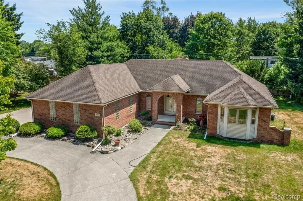 30531 Pembroke Street Livonia City MI 48152