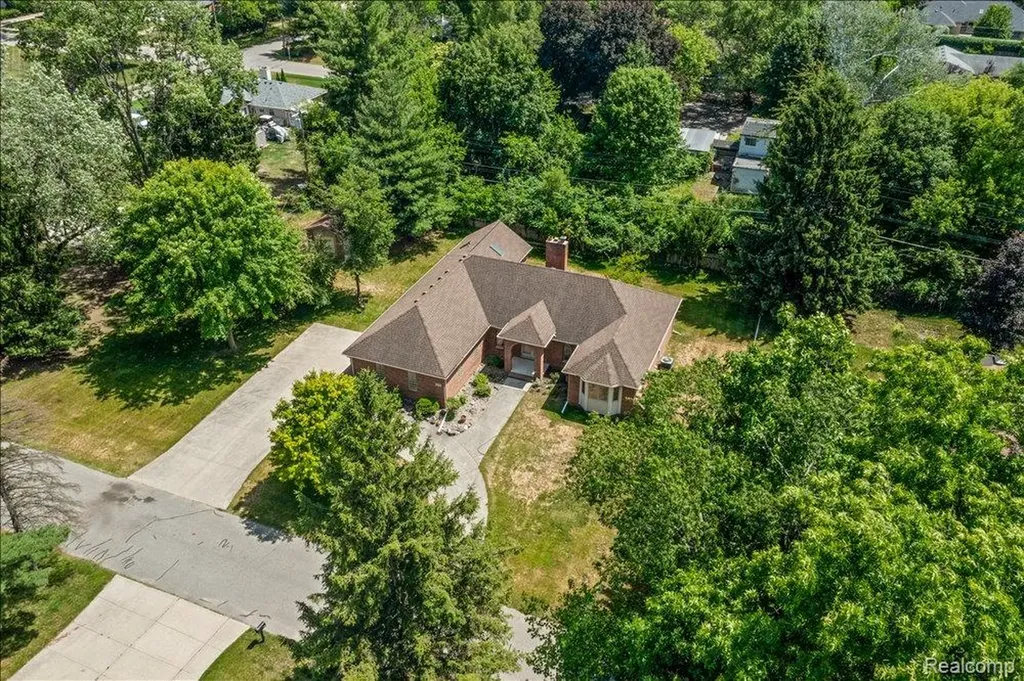 30531 Pembroke Street Livonia City MI 48152