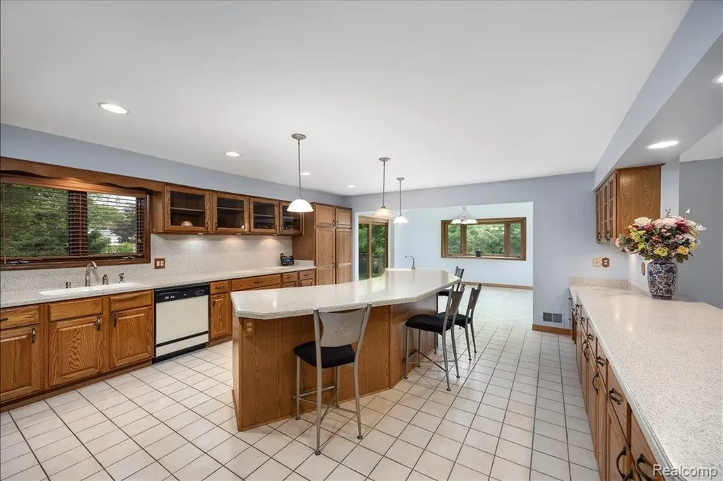 30531 Pembroke Street Livonia City MI 48152