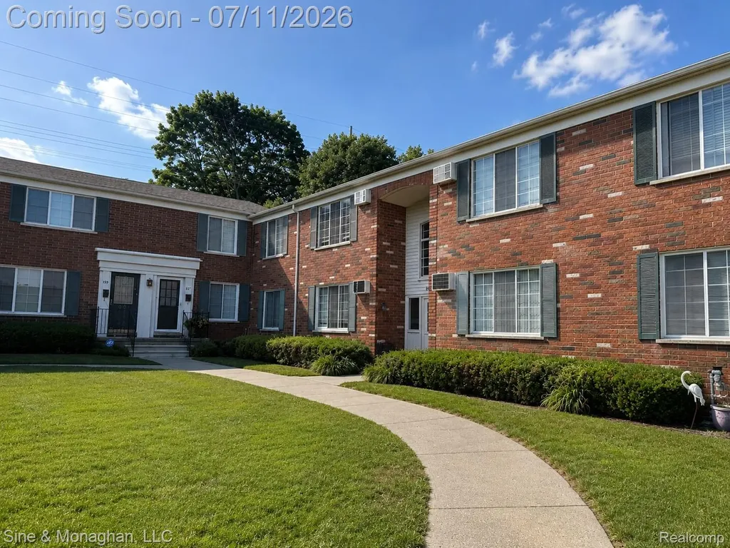 433 Miller Avenue Rochester City MI 48307