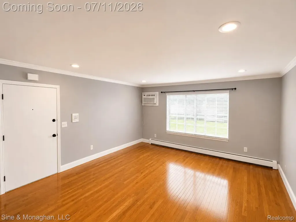 433 Miller Avenue Rochester City MI 48307