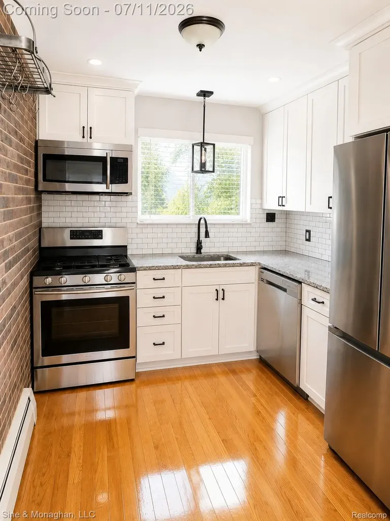 433 Miller Avenue Rochester City MI 48307