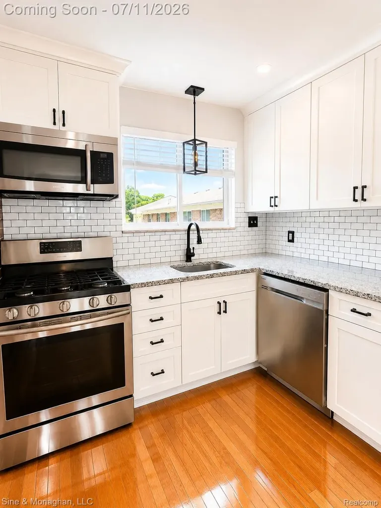 433 Miller Avenue Rochester City MI 48307