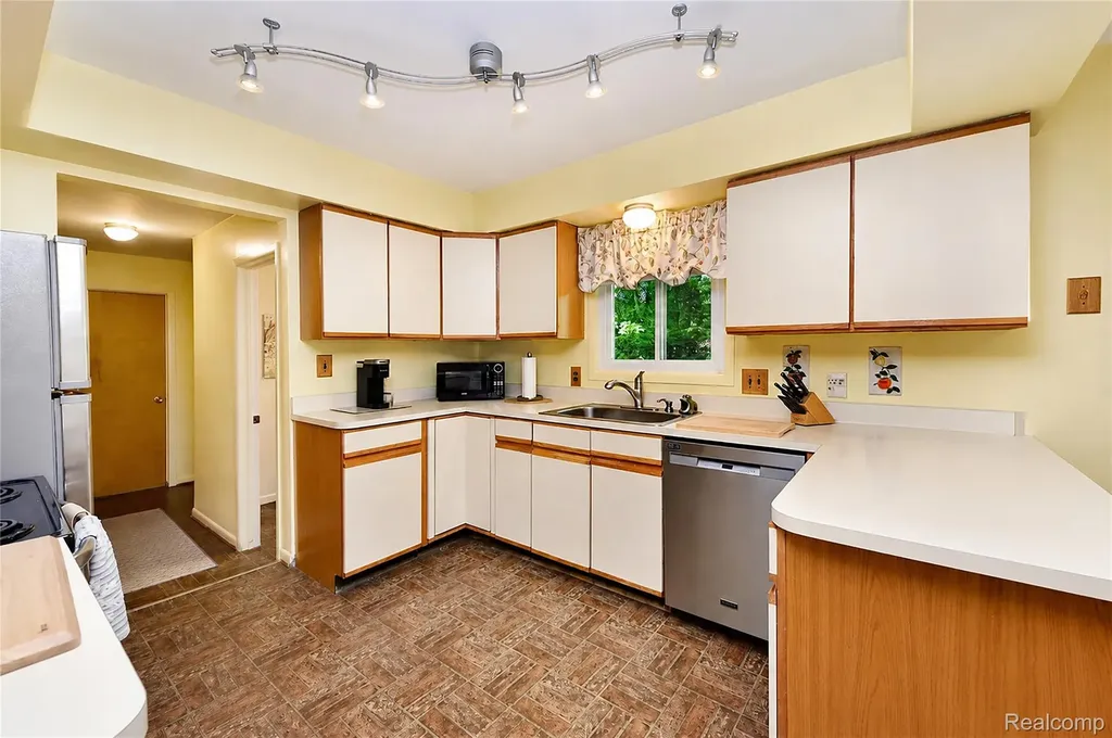 5888 Pentland Road Bloomfield Hills City MI 48301
