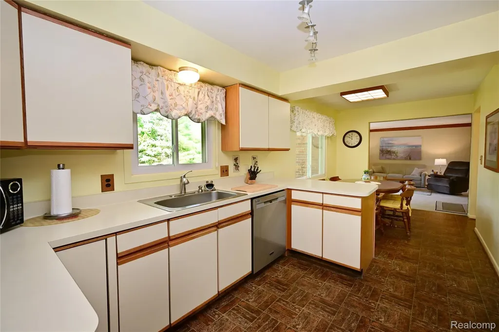 5888 Pentland Road Bloomfield Hills City MI 48301