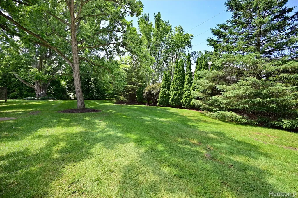 5888 Pentland Road Bloomfield Hills City MI 48301
