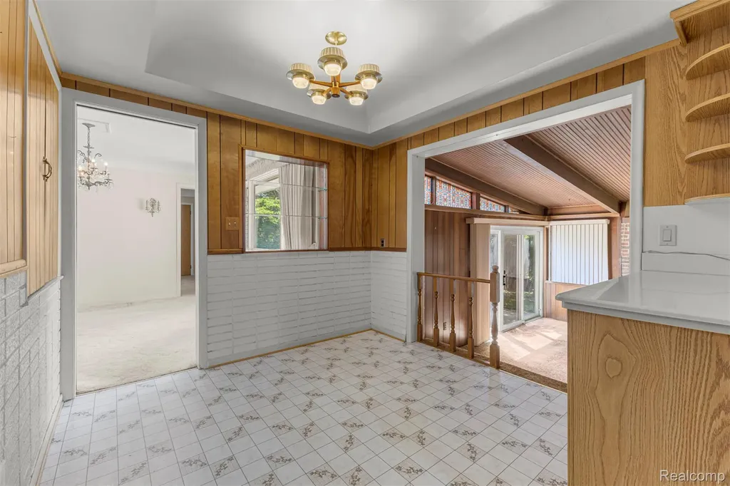25429 Graceland Circle Dearborn Heights City MI 48125