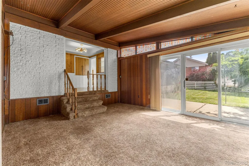 25429 Graceland Circle Dearborn Heights City MI 48125