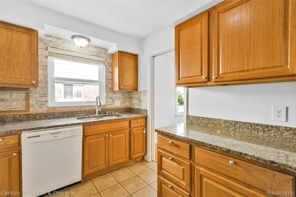 23704 Harvard Street Dearborn City MI 48124