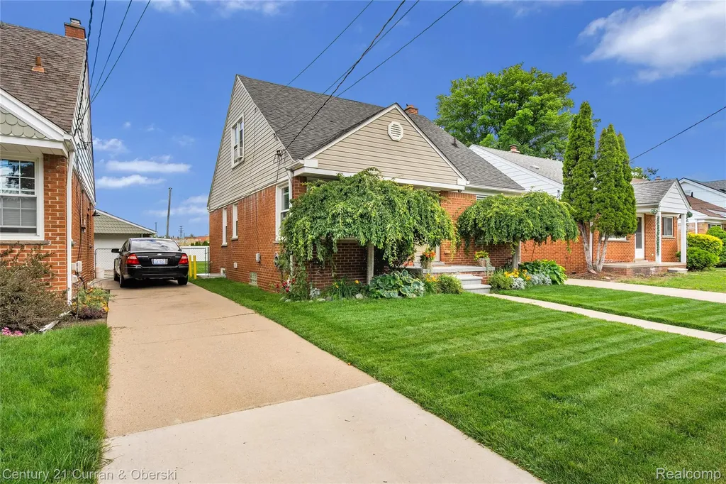 23704 Harvard Street Dearborn City MI 48124