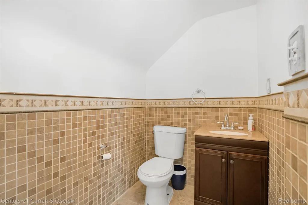 23704 Harvard Street Dearborn City MI 48124