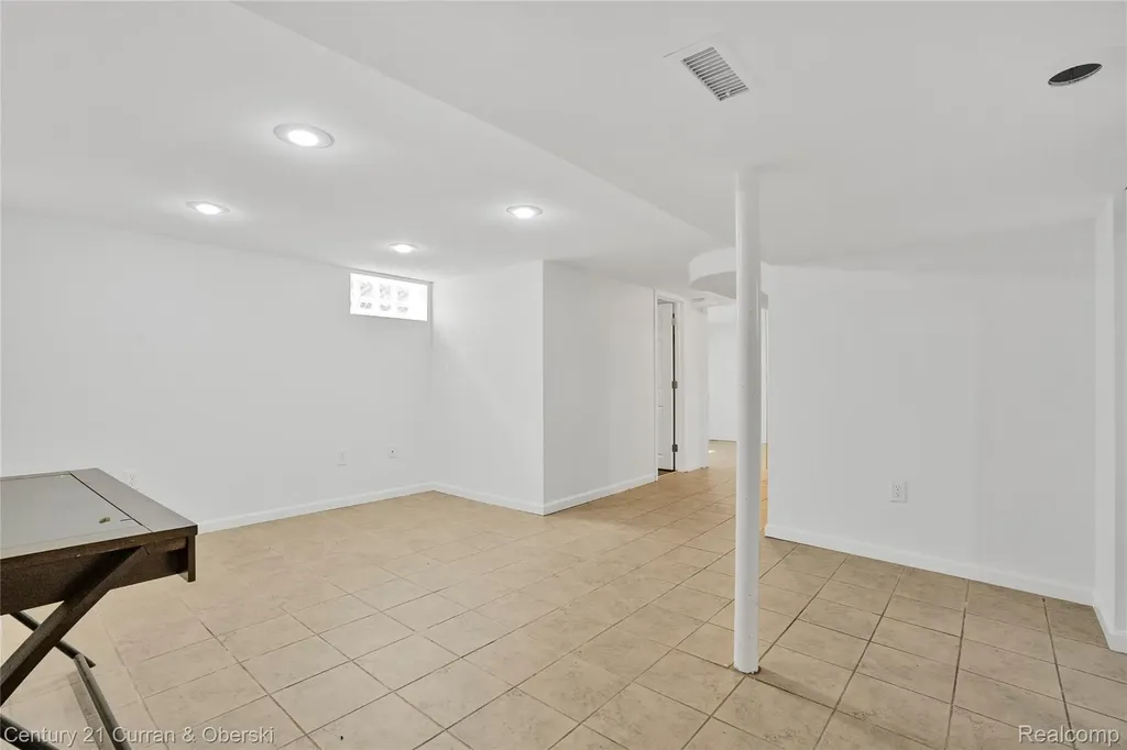 23704 Harvard Street Dearborn City MI 48124