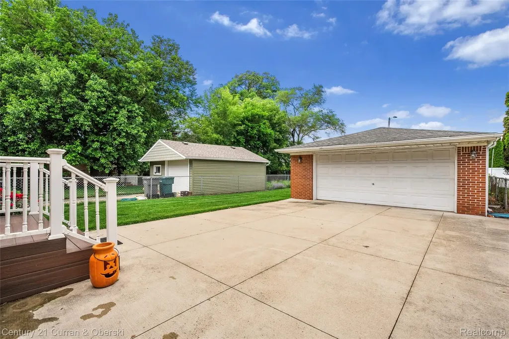 23704 Harvard Street Dearborn City MI 48124