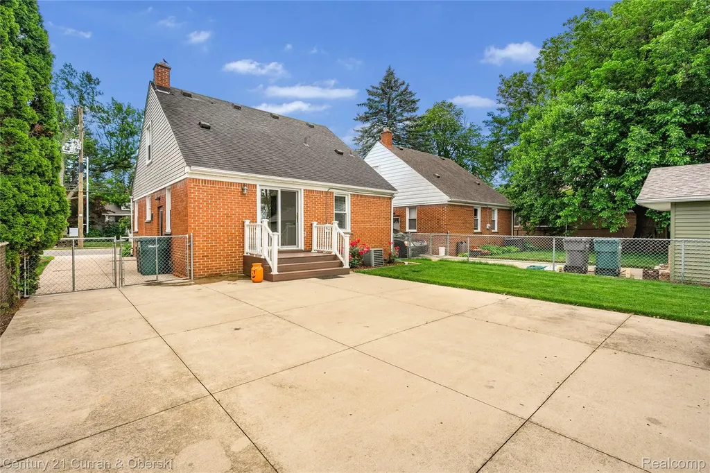 23704 Harvard Street Dearborn City MI 48124