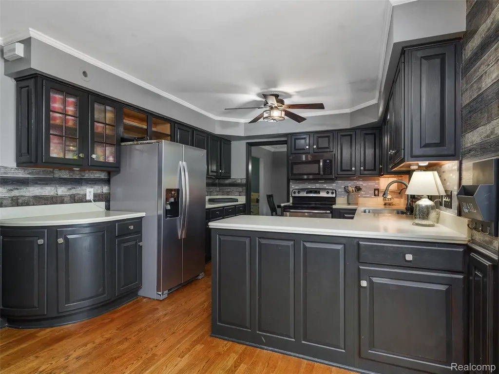 2143 Avoncrest Drive Rochester Hills City MI 48309