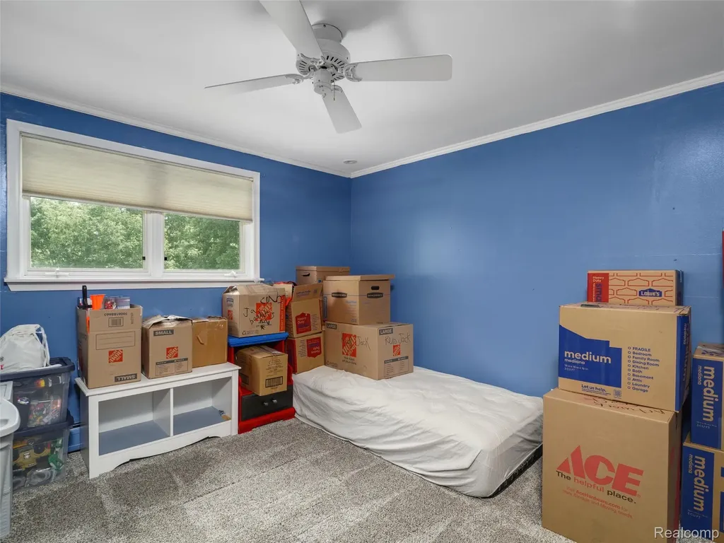 2143 Avoncrest Drive Rochester Hills City MI 48309