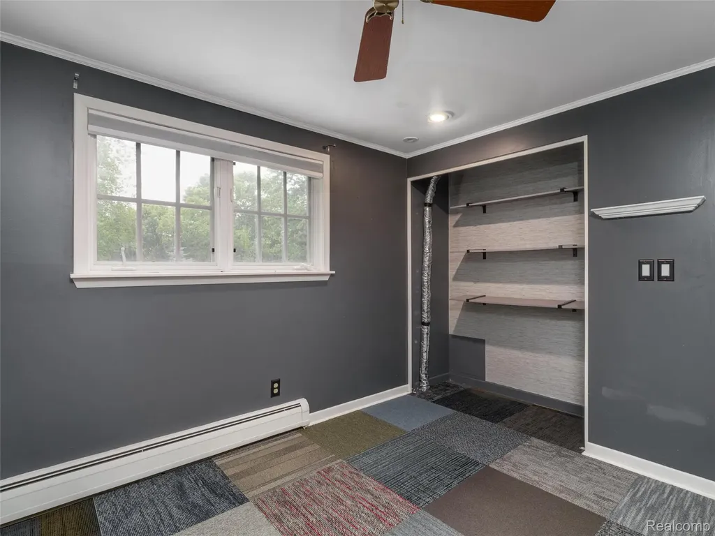 2143 Avoncrest Drive Rochester Hills City MI 48309