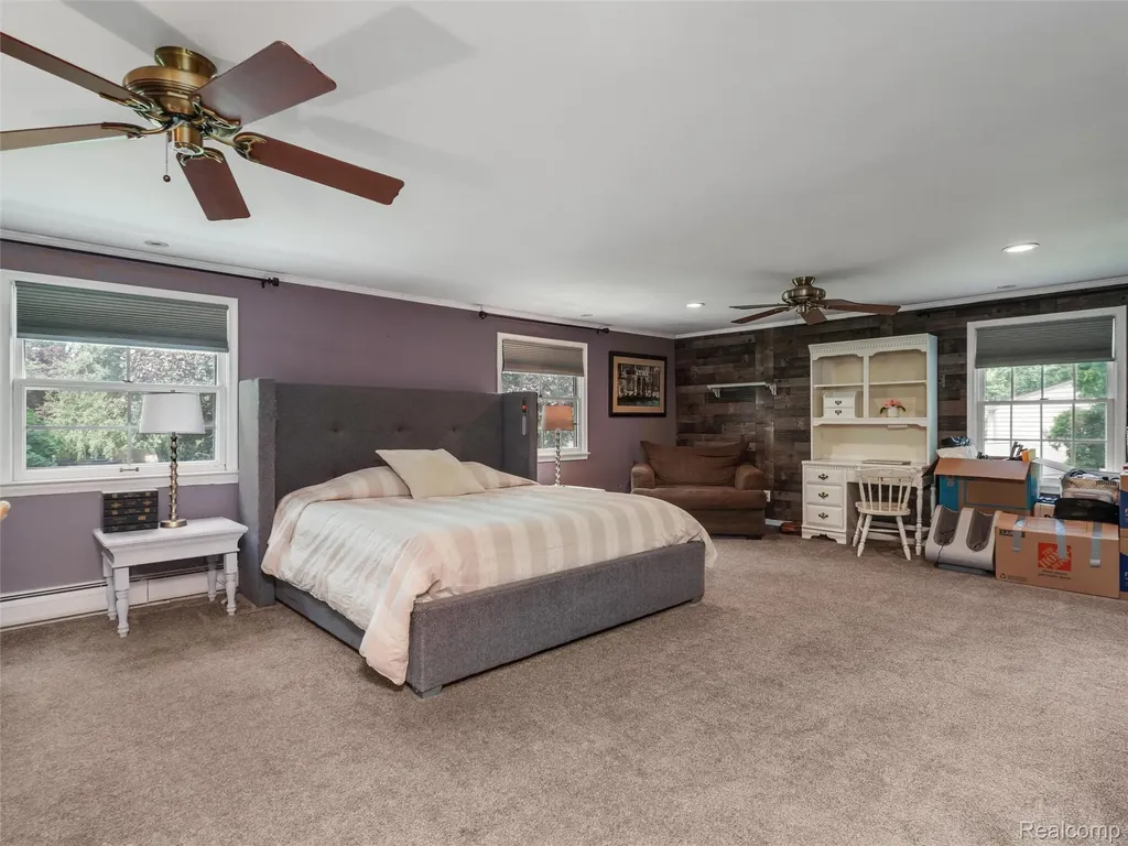 2143 Avoncrest Drive Rochester Hills City MI 48309