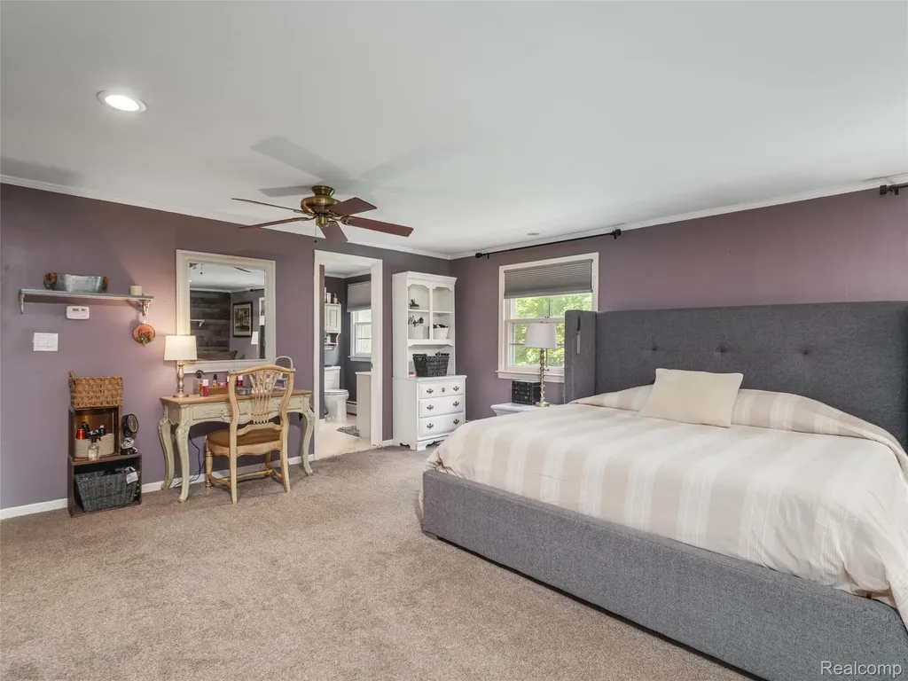 2143 Avoncrest Drive Rochester Hills City MI 48309