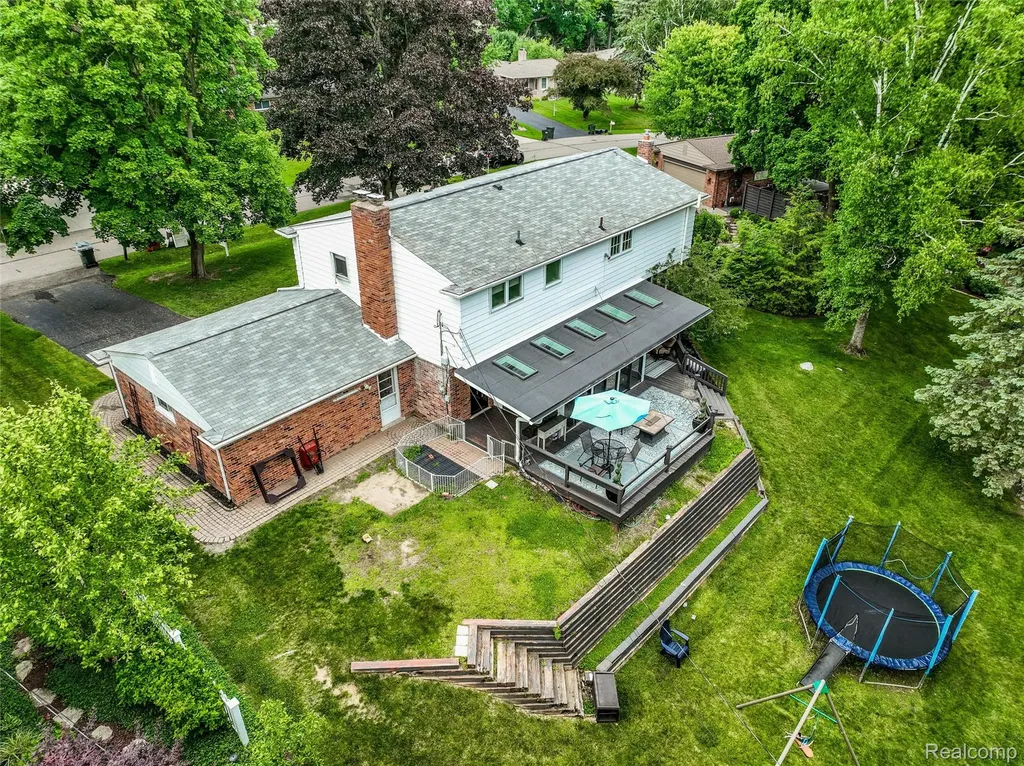 2143 Avoncrest Drive Rochester Hills City MI 48309