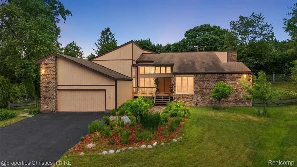 4566 Walden Drive Bloomfield Hills City MI 48301