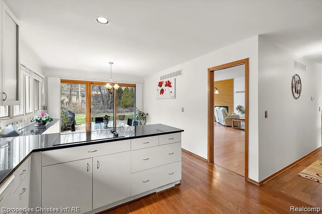 4566 Walden Drive Bloomfield Hills City MI 48301