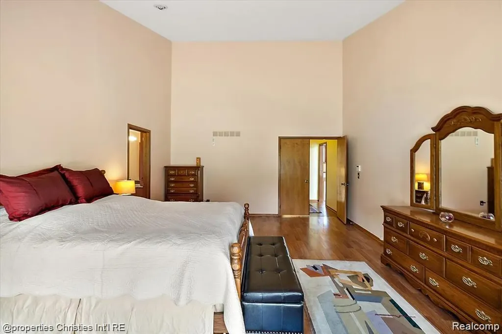 4566 Walden Drive Bloomfield Hills City MI 48301