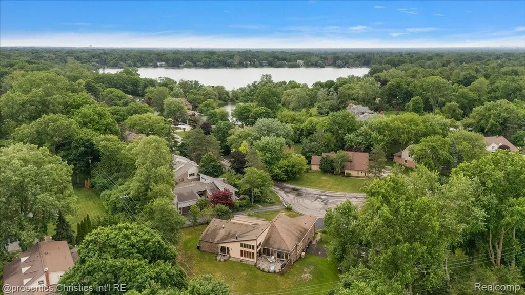 4566 Walden Drive Bloomfield Hills City MI 48301
