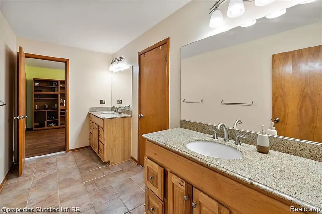 4566 Walden Drive Bloomfield Hills City MI 48301