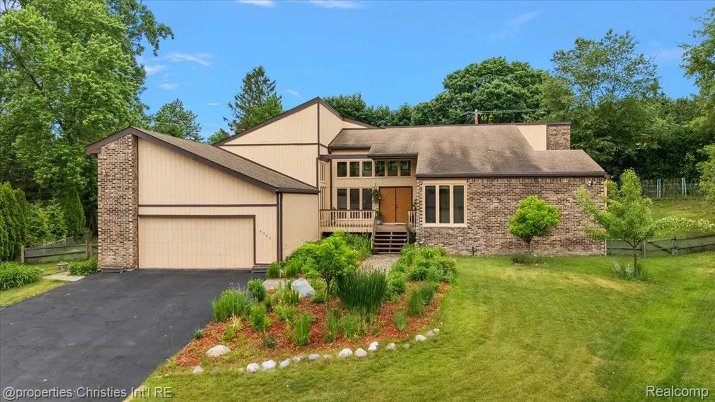 4566 Walden Drive Bloomfield Hills City MI 48301