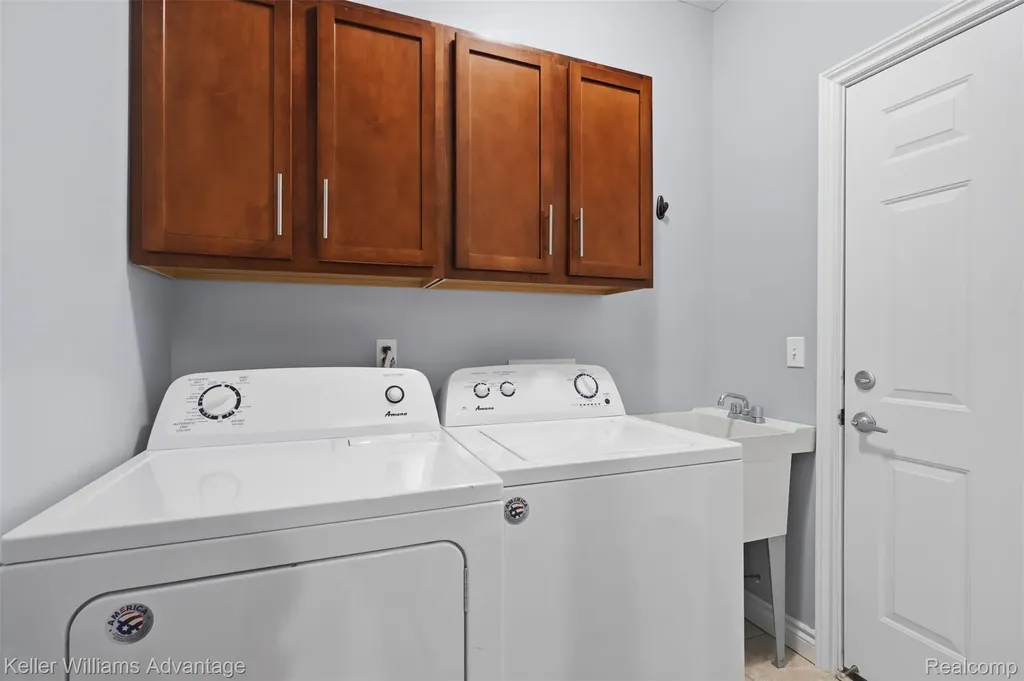 45658 S Stonewood Road Canton Charter Township MI 48187