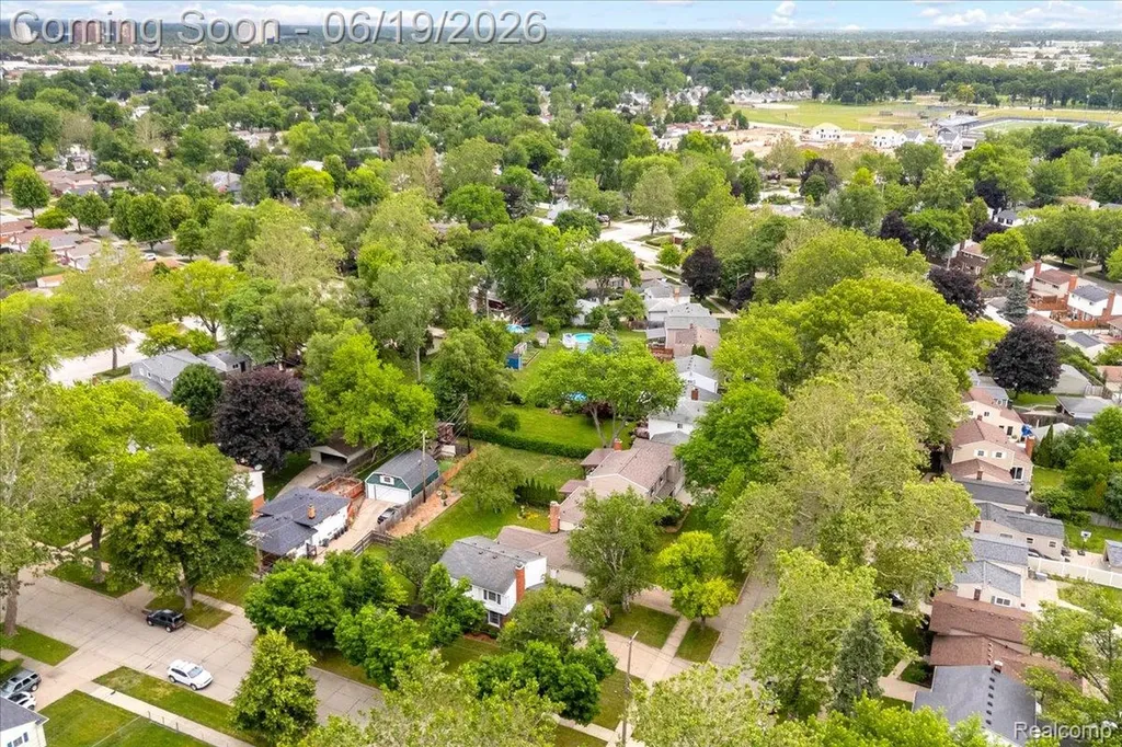 665 Langley Boulevard Clawson City MI 48017