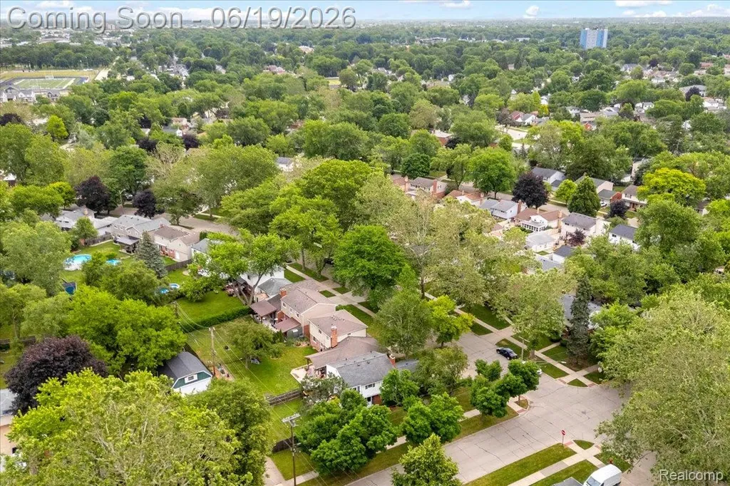 665 Langley Boulevard Clawson City MI 48017