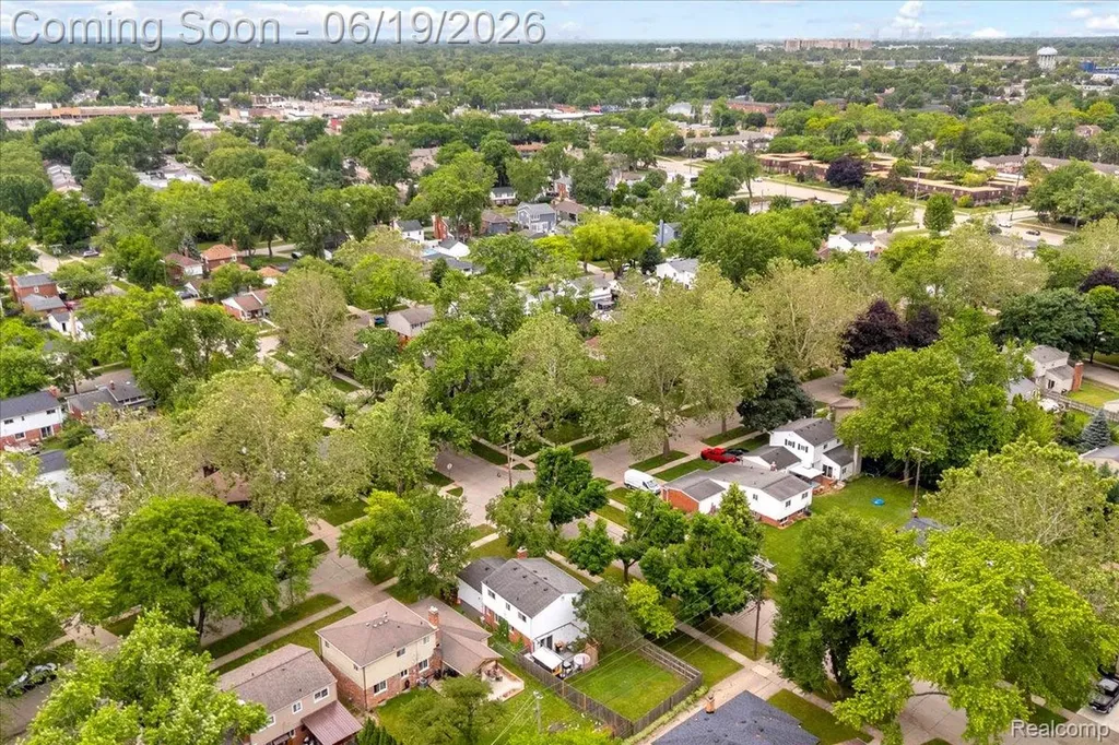 665 Langley Boulevard Clawson City MI 48017
