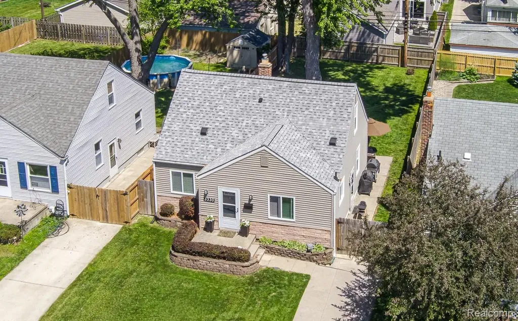 3330 Ellwood Avenue Royal Oak City MI 48073