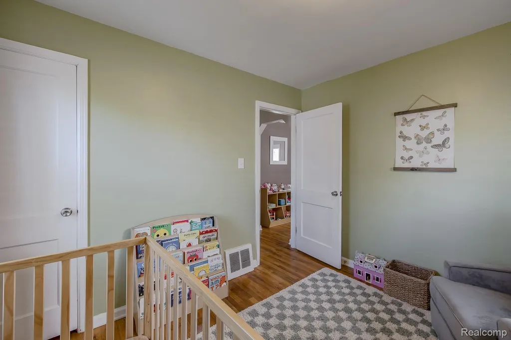 3330 Ellwood Avenue Royal Oak City MI 48073