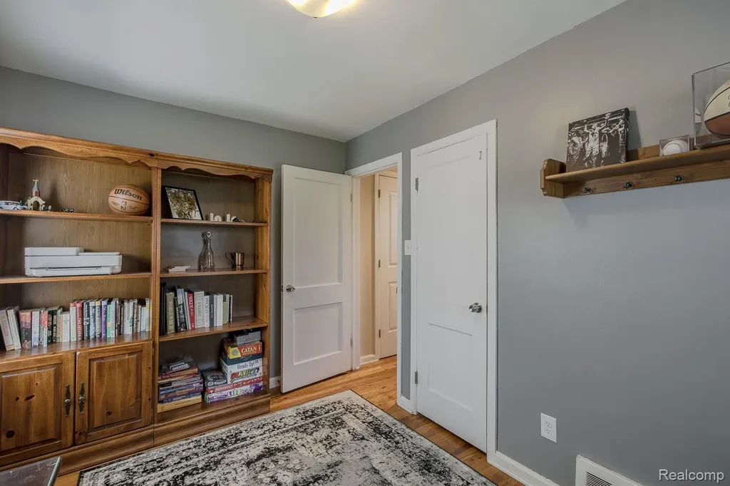 3330 Ellwood Avenue Royal Oak City MI 48073