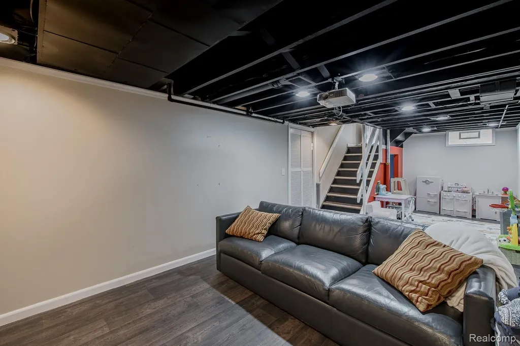 3330 Ellwood Avenue Royal Oak City MI 48073