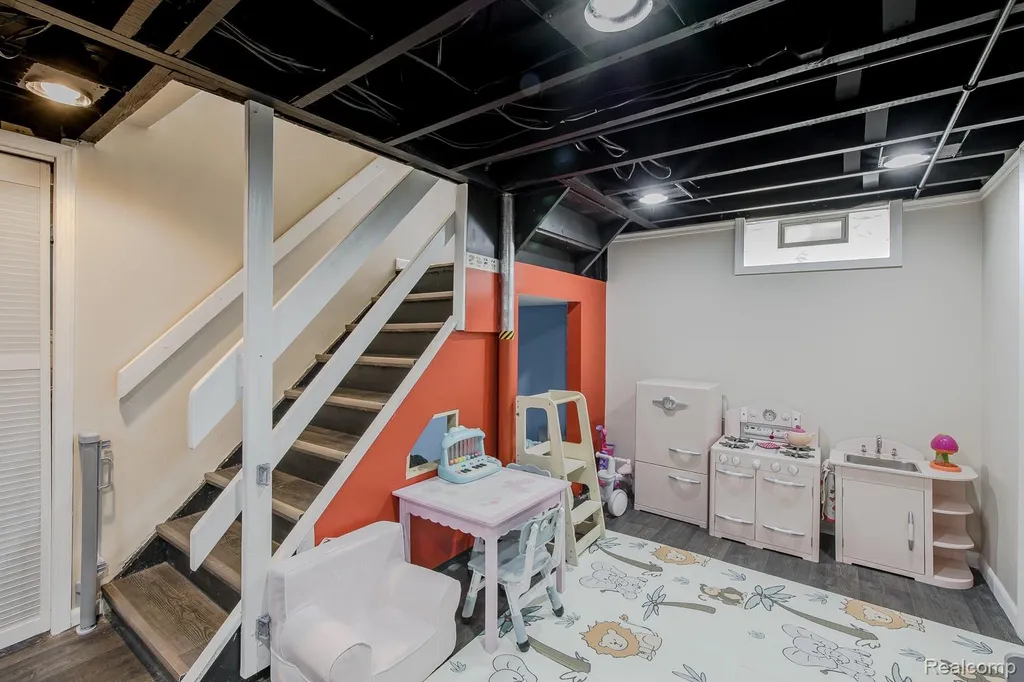 3330 Ellwood Avenue Royal Oak City MI 48073