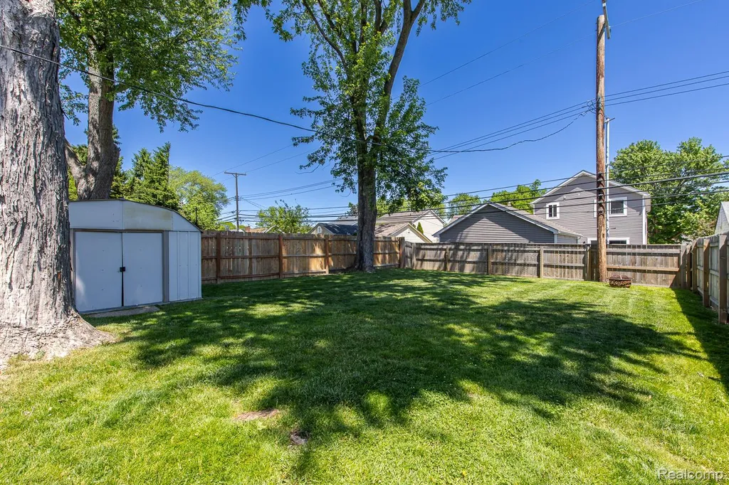 3330 Ellwood Avenue Royal Oak City MI 48073