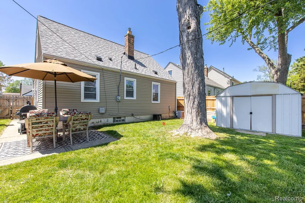 3330 Ellwood Avenue Royal Oak City MI 48073