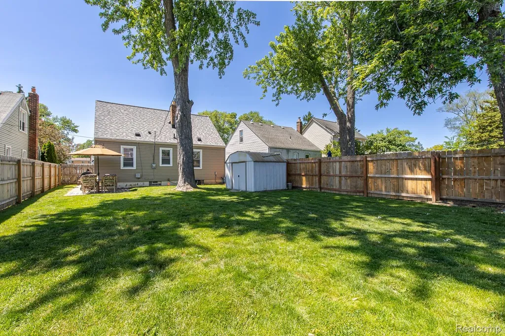 3330 Ellwood Avenue Royal Oak City MI 48073