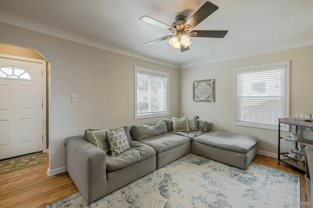 3330 Ellwood Avenue Royal Oak City MI 48073