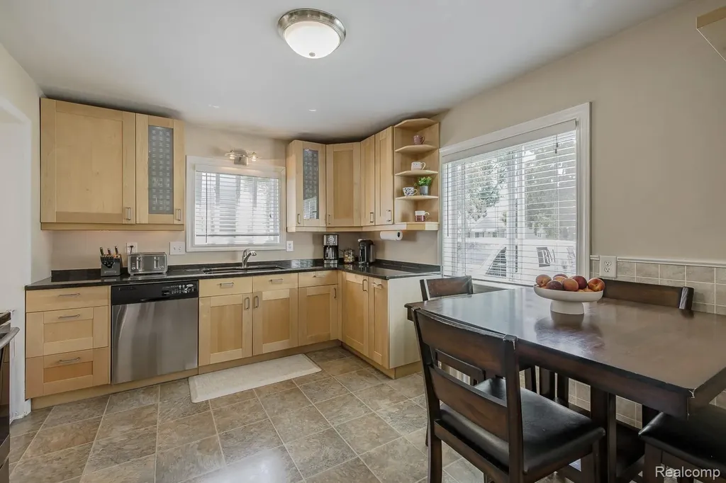 3330 Ellwood Avenue Royal Oak City MI 48073