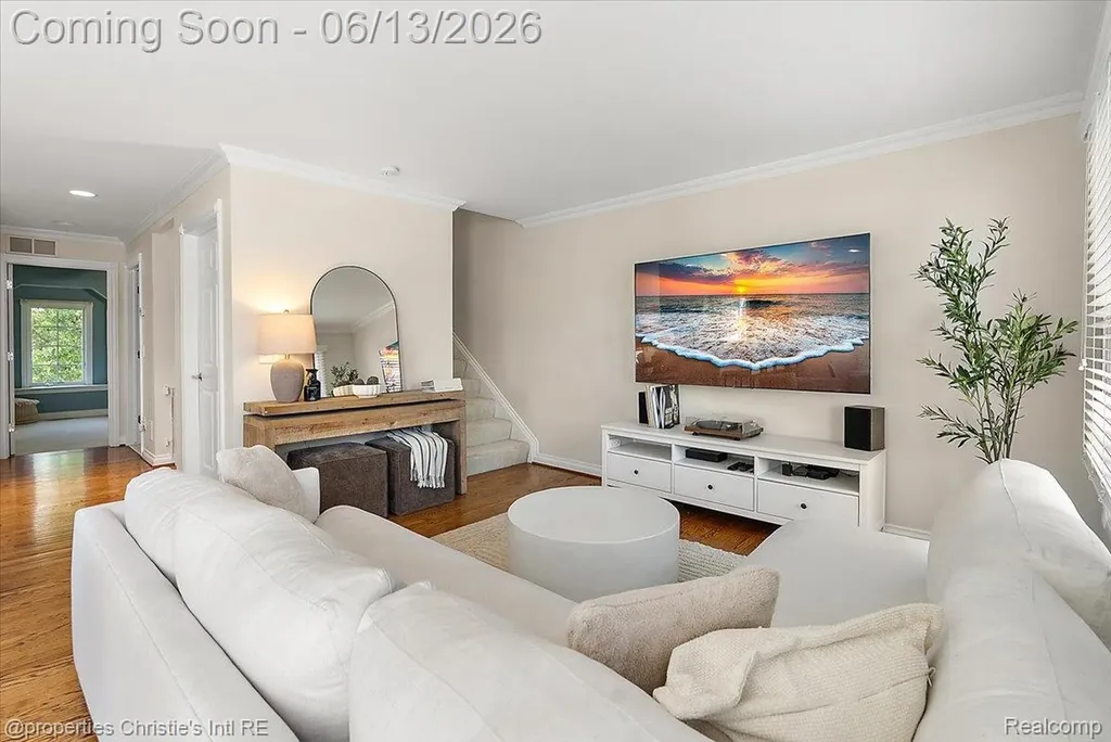 26010 Felicity Landing Harrison Charter Township MI 48045