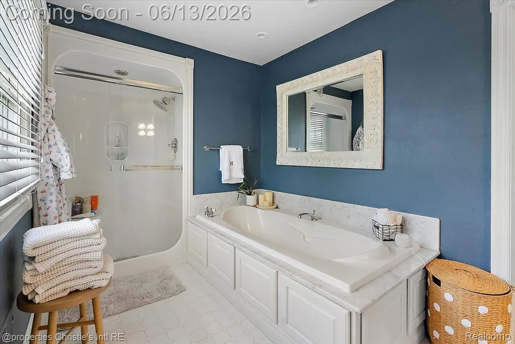26010 Felicity Landing Harrison Charter Township MI 48045
