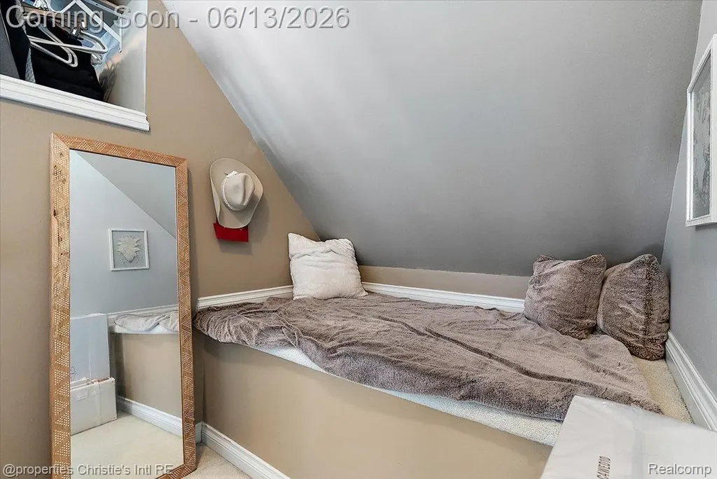 26010 Felicity Landing Harrison Charter Township MI 48045