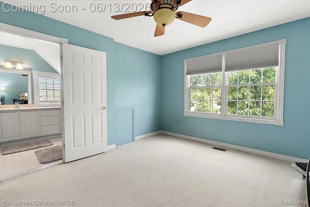 26010 Felicity Landing Harrison Charter Township MI 48045
